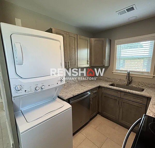 121 West St — Photo 14