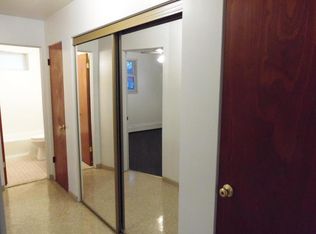 1145 S 11th St APT 1, Lincoln, NE 68502