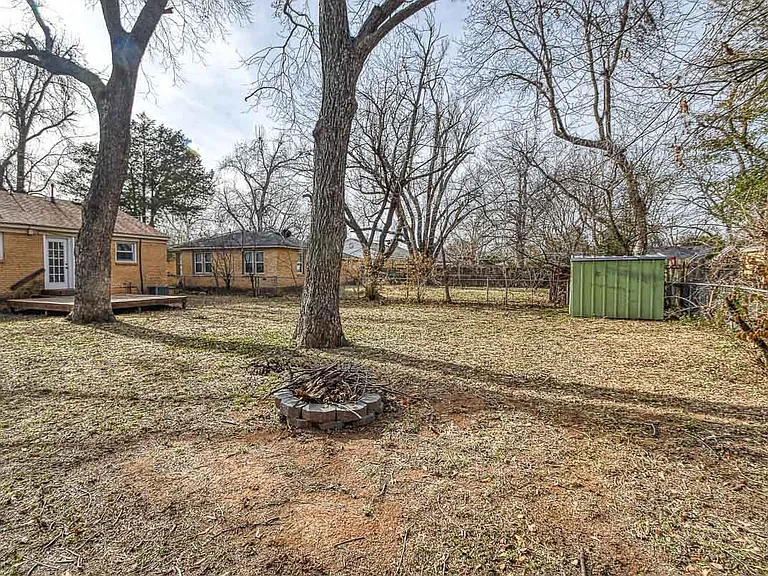1117 Grover Ln — Photo 30