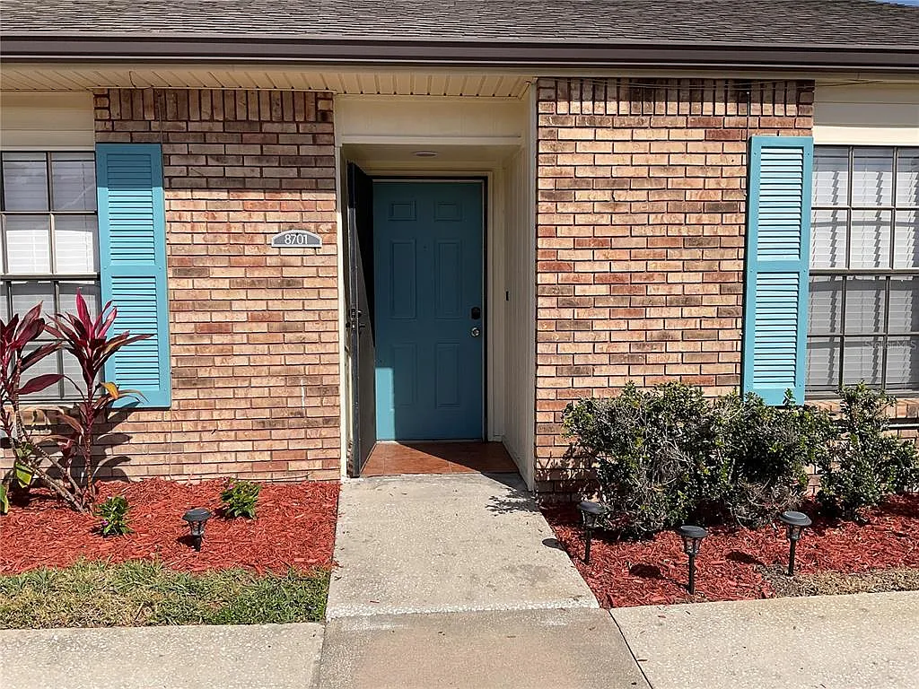 Building Photo - 8701 Carroll Palm Pl