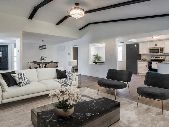 4105 Dogwood Ln, Fort Worth, TX 76137