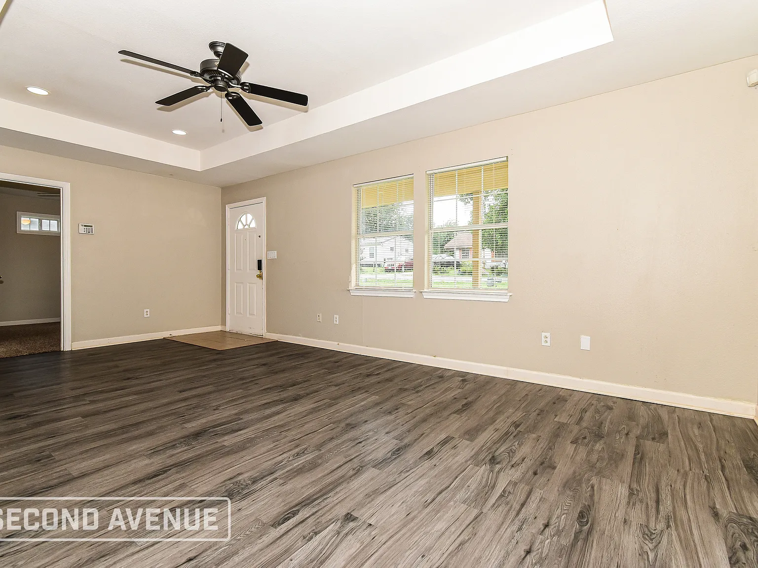 3 bed, 2.0 bath, 1360 sqft, $1,494 — Photo 3