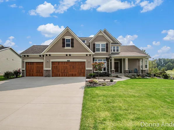 1936 Red Barn Rd, Hudsonville, MI 49426