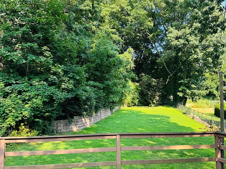 16 Lawson Ln — Photo 32