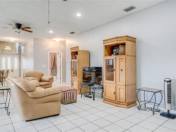 4th image of 8615 Blossom Ave