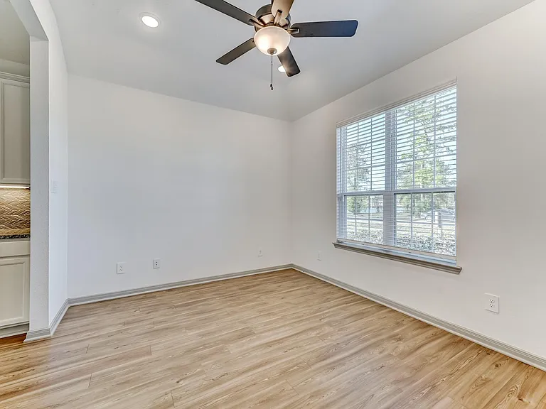 204 Shoreview Dr — Photo 8