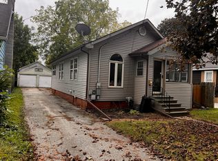 2325 Deindorfer St, Saginaw, MI 48602
