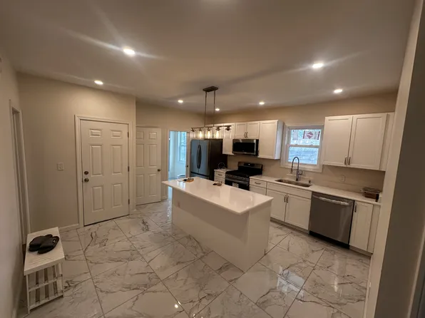449 Cedar Grove St, New Bedford, MA