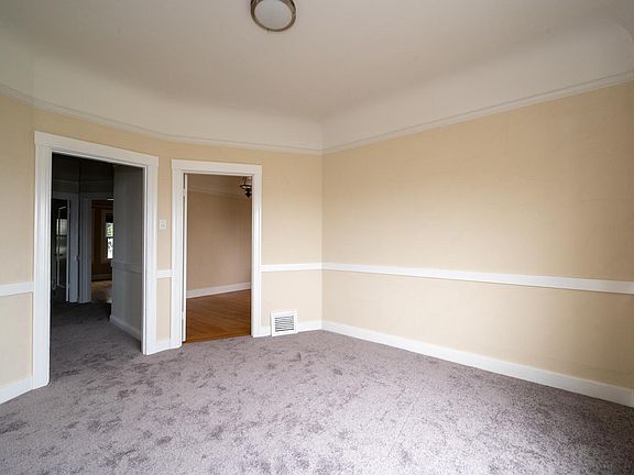 5th image of 149 Joost Ave