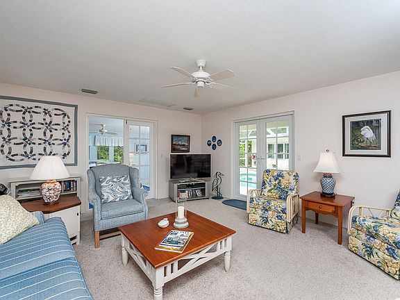 3rd image of 5747 Pine Tree Dr