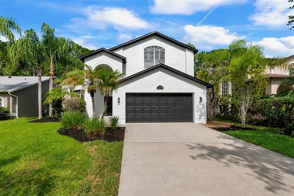 3 bed, 2.5 bath, 2362 sqft, $4,100 — Photo 1