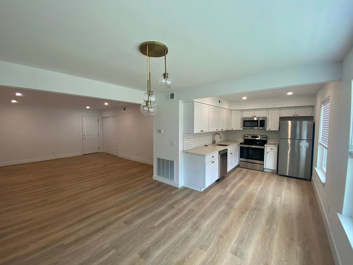 Photo 1 of 10 - 4420 Jamieson Ave #2A - Saint Louis, MO Primary Photo - 4420 Jamieson Ave #2A