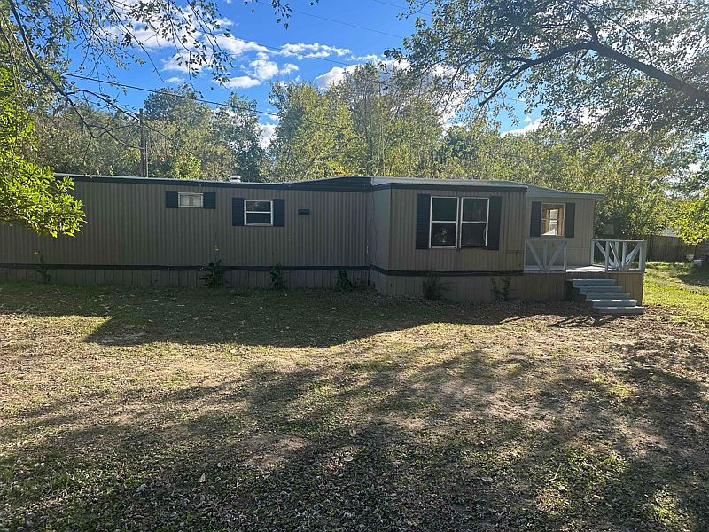 1st image of 90 Dorothy Ln