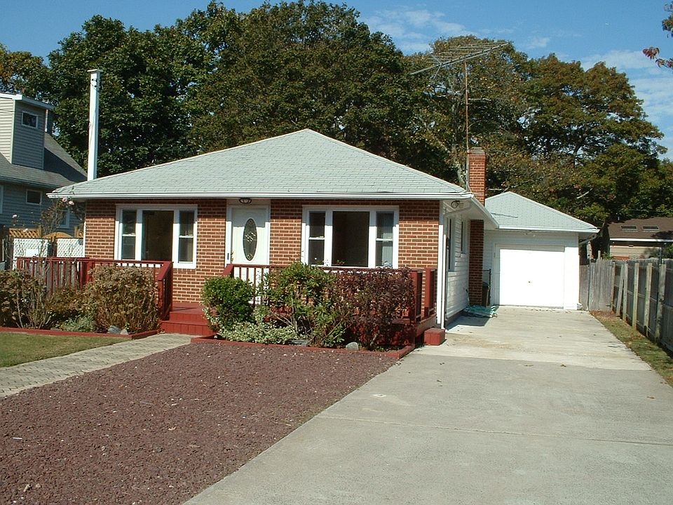1st image of 27 Saint George Dr