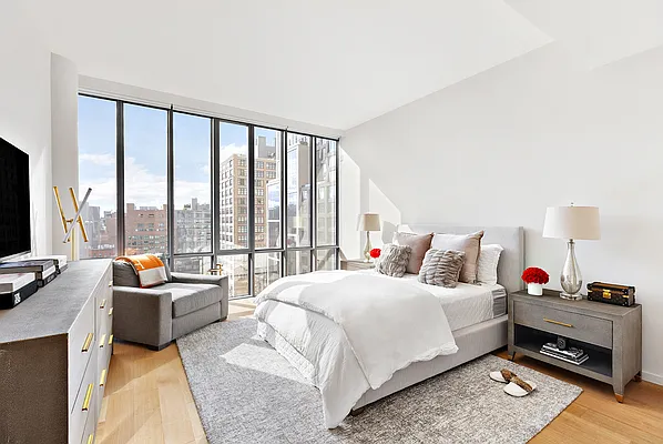 Rented by Luxus Manhattan Realty | media 21