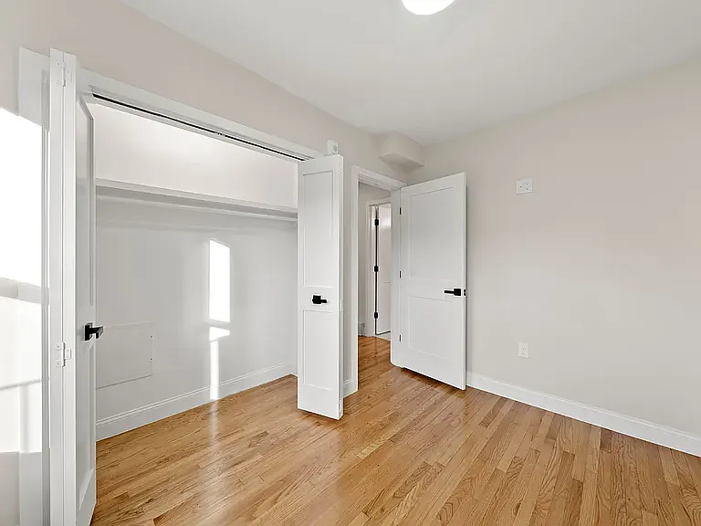 8 Baldwin Pl — Photo 2