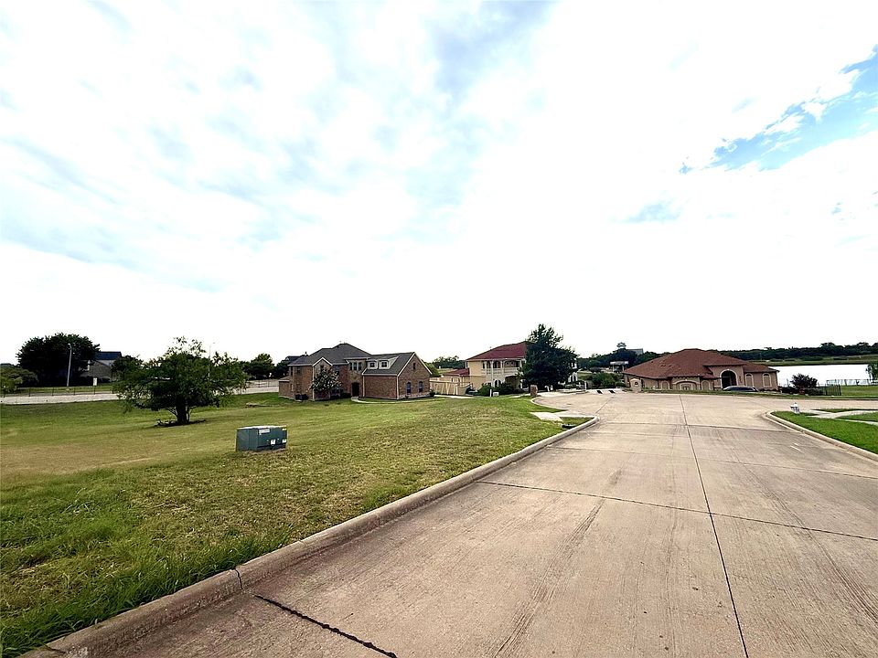 2nd image of 435 Breezeway Ct