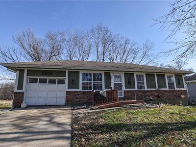 1407 SE Hillside Dr, Oak Grove, MO, 64075