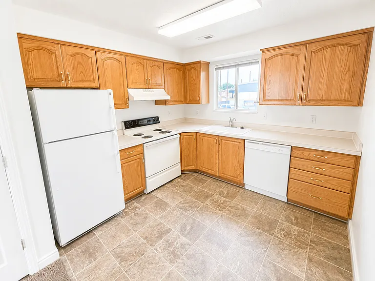49 N 400 W — Photo 4
