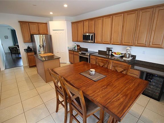 4th image of 575 Fairhaven Dr