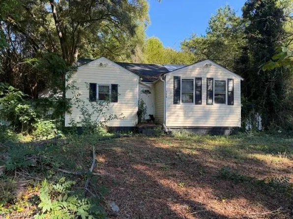 139 Wayside Dr, Winston Salem, NC 27107