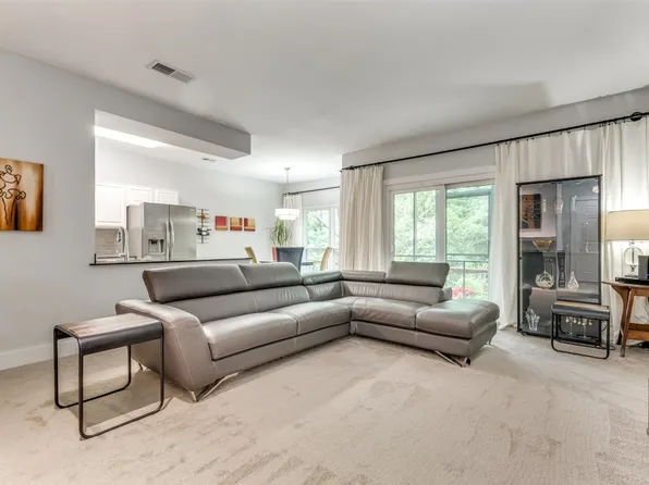 2506 Wedglea Dr APT 807, Dallas, TX 75211