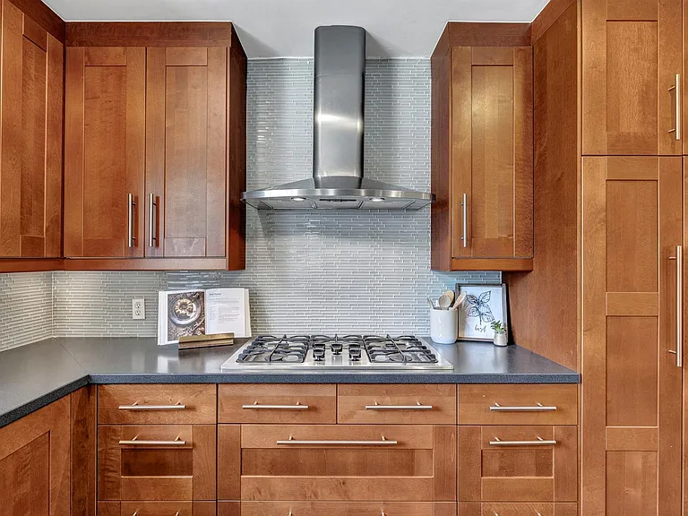 1208 Fairwood Rd — Photo 6