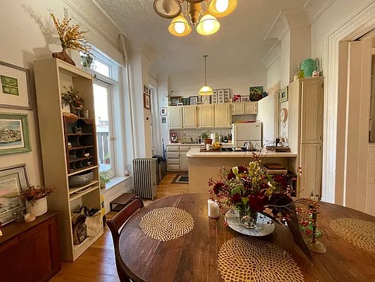 Rented by Realty Collective | media 10