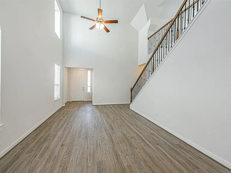 16911 Lagos Ln — Photo 11