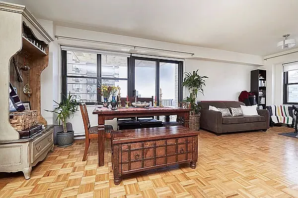 Rented by PocketBroker Inc | media 17