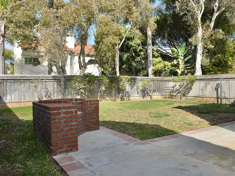 37 Port Royale Rd — Photo 29
