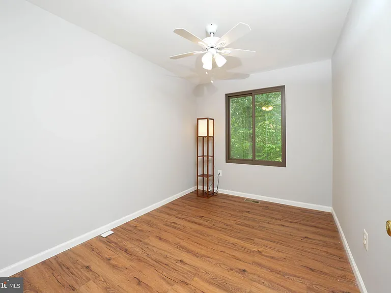 1025 Commanders Way N — Photo 24