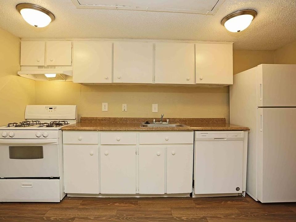 1st image of 927 Benge Dr APT 146