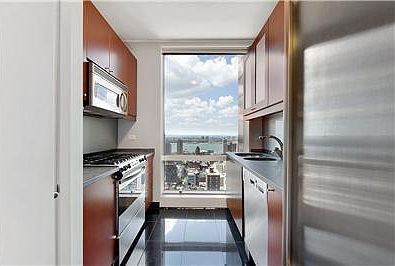 3rd image of 230 W 56th St APT 52E