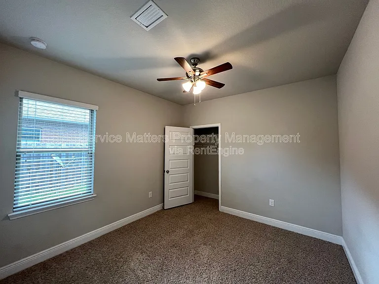 4533 Oak Orchard Cir — Photo 27