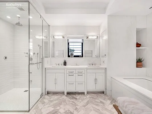 Rented by Sotheby's International Realty | media 23