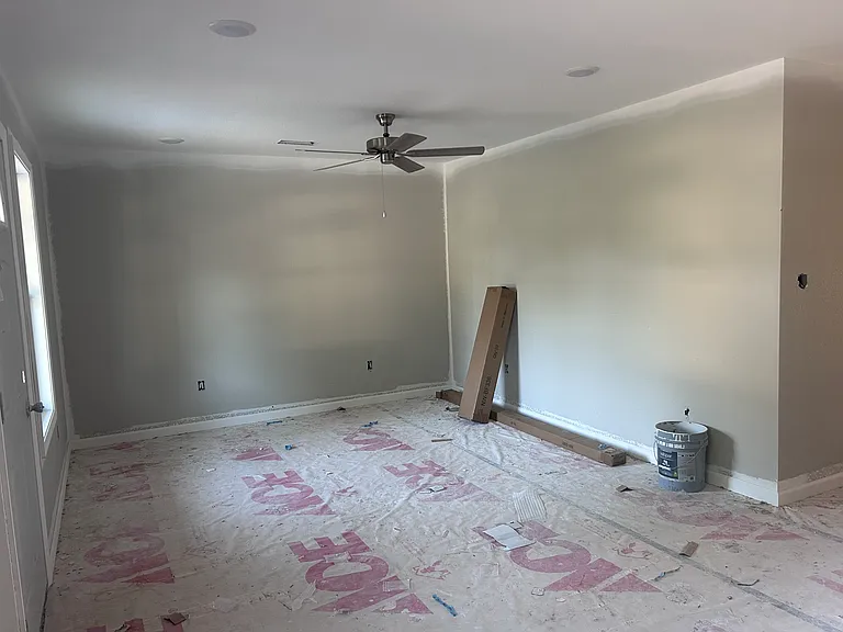 305 Dallas Ave — Photo 3