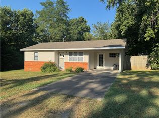 208 N Neal St, Prairie Grove, AR 72753
