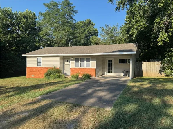 208 N Neal St, Prairie Grove, AR 72753