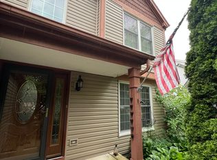 595 Greystone Ln, Bolingbrook, IL