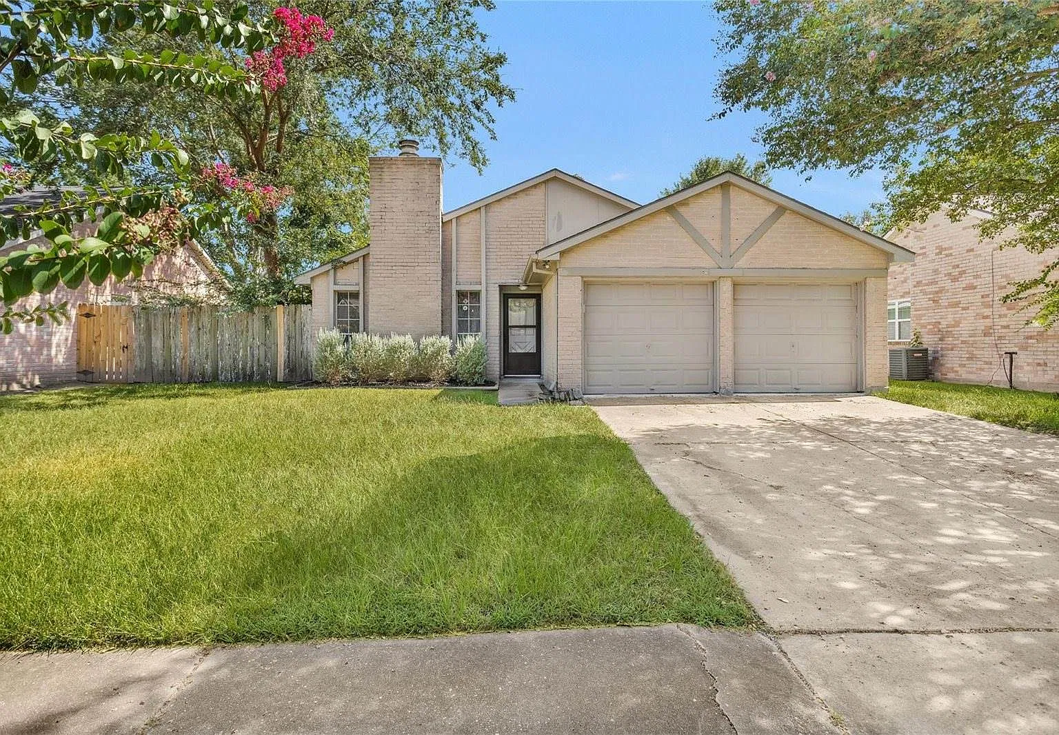 3 bed, 1275 sqft, $1,800 — Photo 2