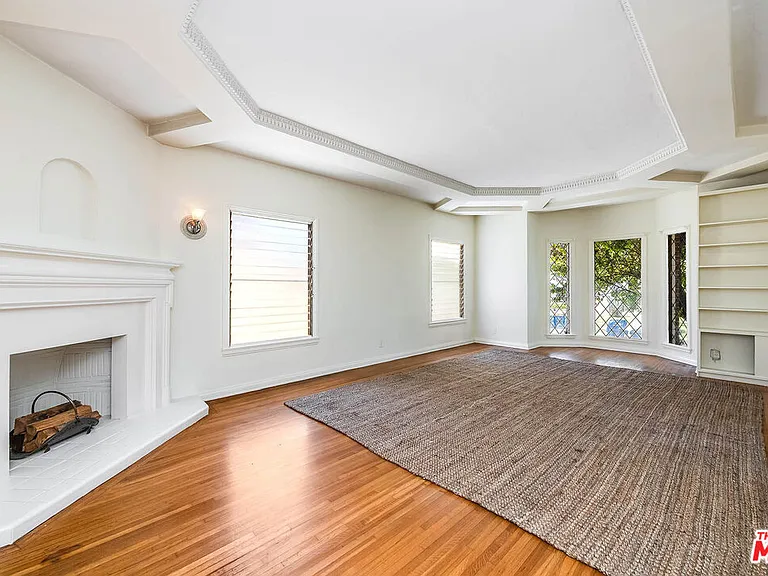 1064 S Ogden Dr — Photo 6