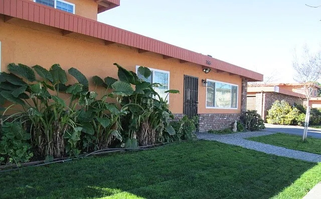 2 bed, 1.0 bath, 792 sqft, $2,475 — Photo 1