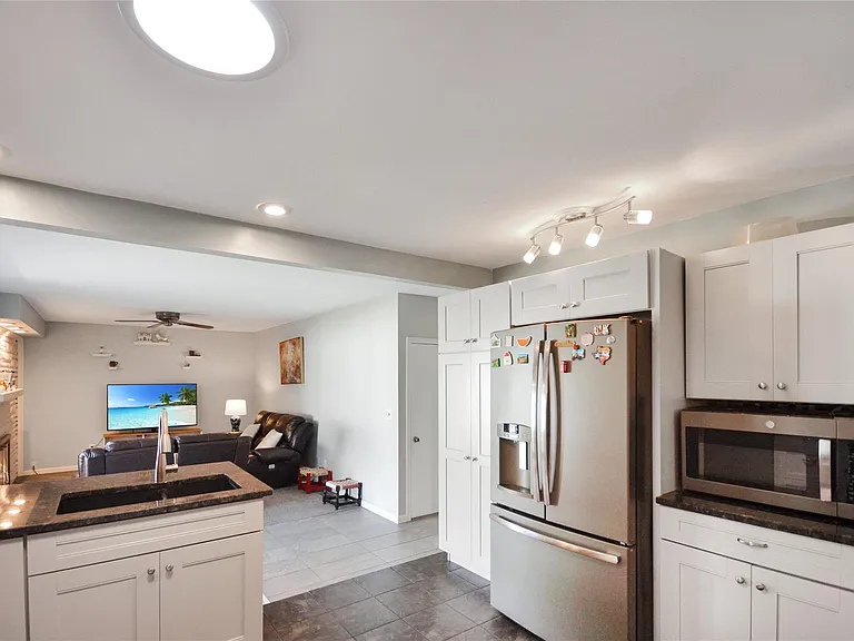 37653 Longacre Dr — Photo 8