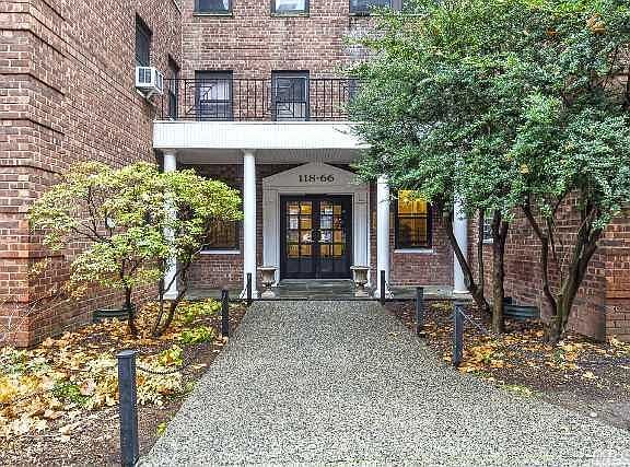 2nd image of 11860 Metropolitan Ave APT 4J