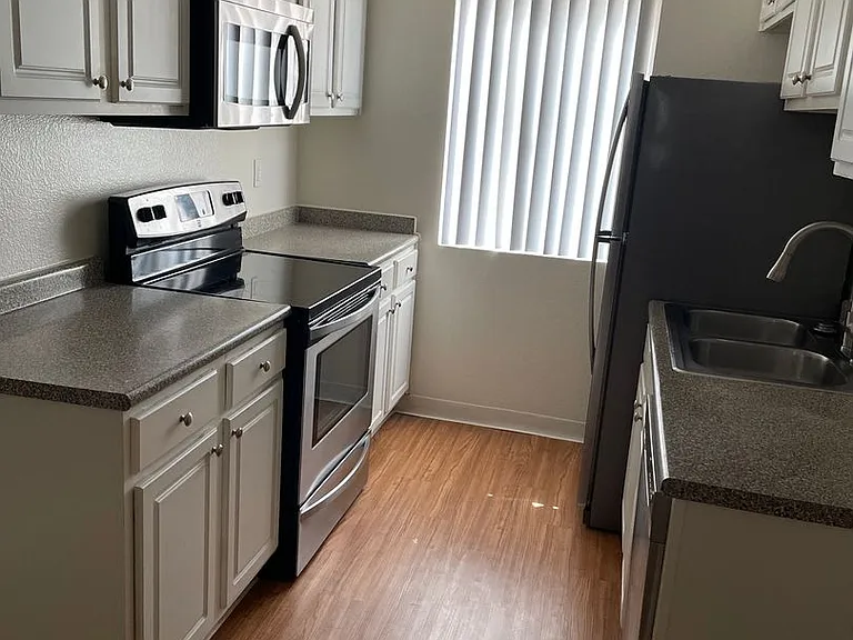Canyon Club Apartments — Photo 51