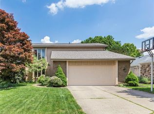 4750 Tanglewood Cir NE, Canton, OH