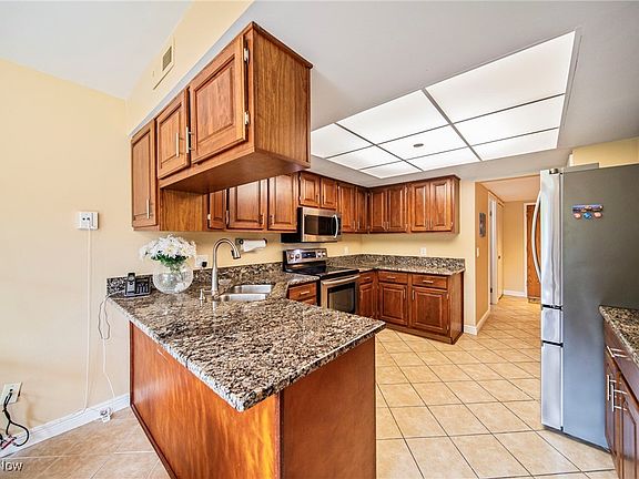5th image of 160 Fox Hollow Dr APT 504-B