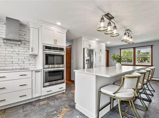 78 Wampanoag Dr, Portsmouth, RI 02871