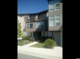 1006 W Rooftop Dr, Midvale, UT 84047